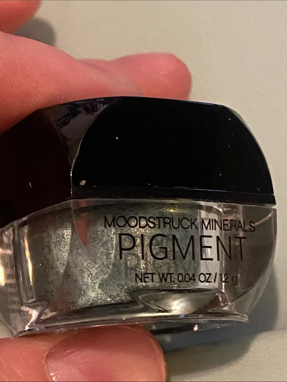 Younique Shimmer Pigment - deep green Dignified